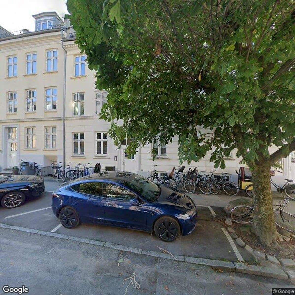 Andelsboligforeningen Frederiksvej 11a-15, andelsboligforening i Frederiksberg
