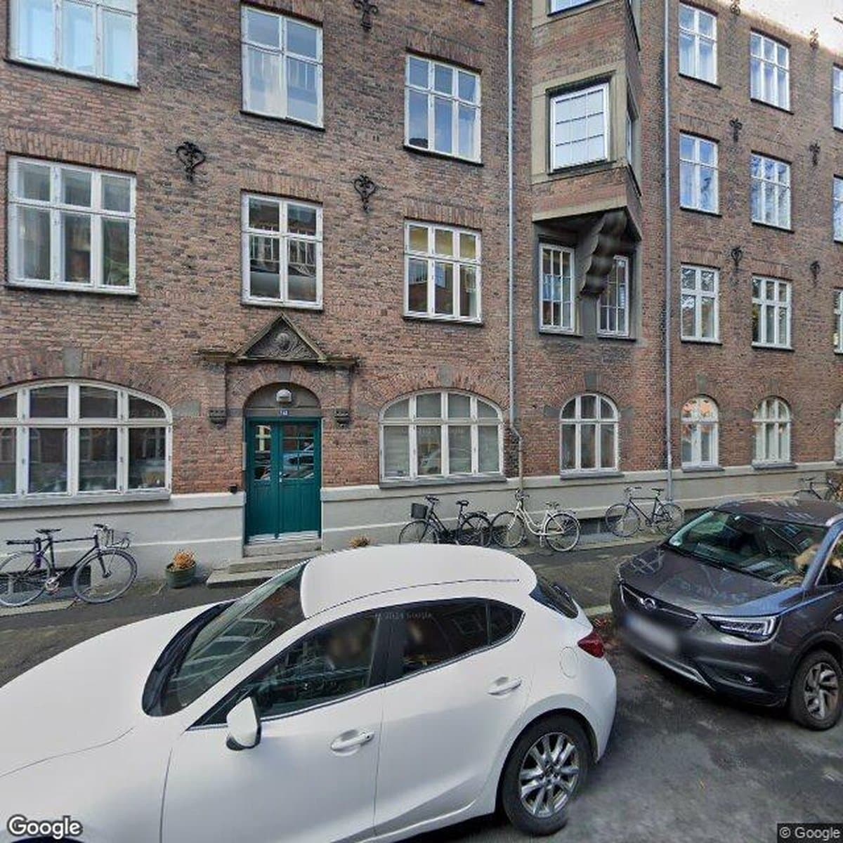 Adelsboligforeningen Strandboulevarden 141-143, andelsboligforening i København Ø
