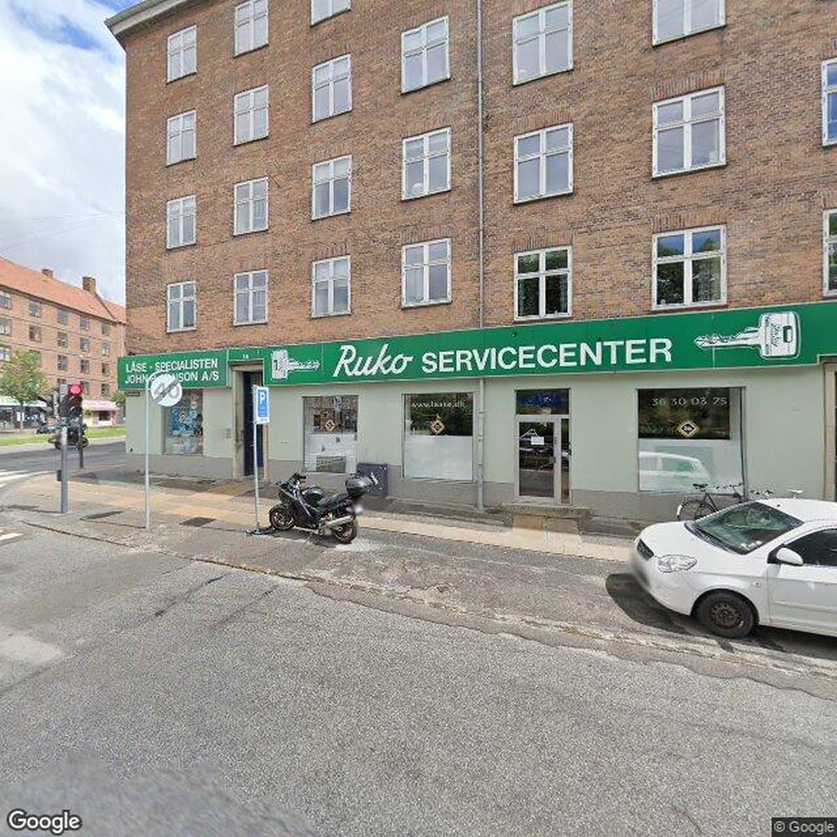 Andelsboligforeningen Trekroner, andelsboligforening i Valby