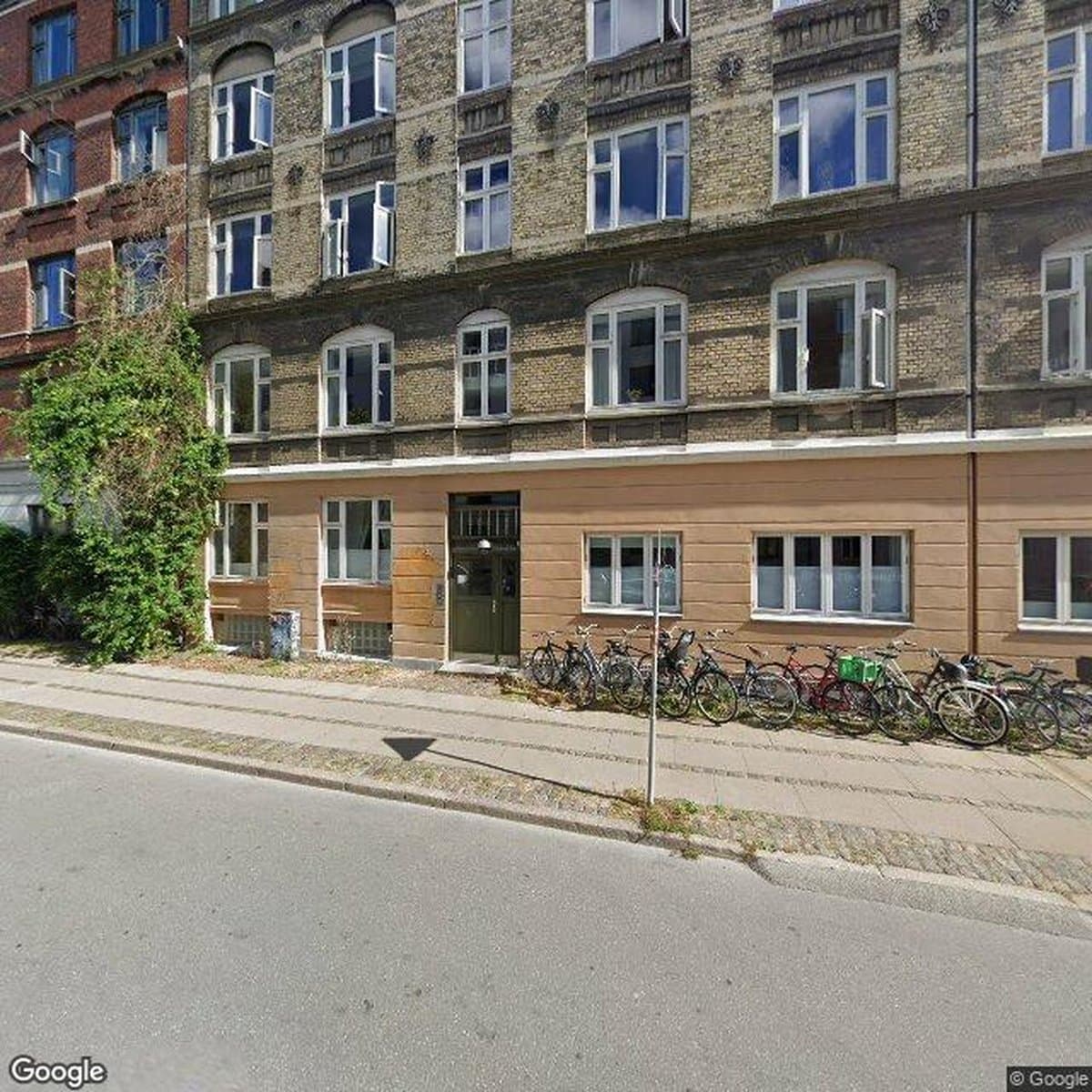 A/B Ægirsgade 12/Thyrasgade 12 (100-720), andelsboligforening i Københanv N