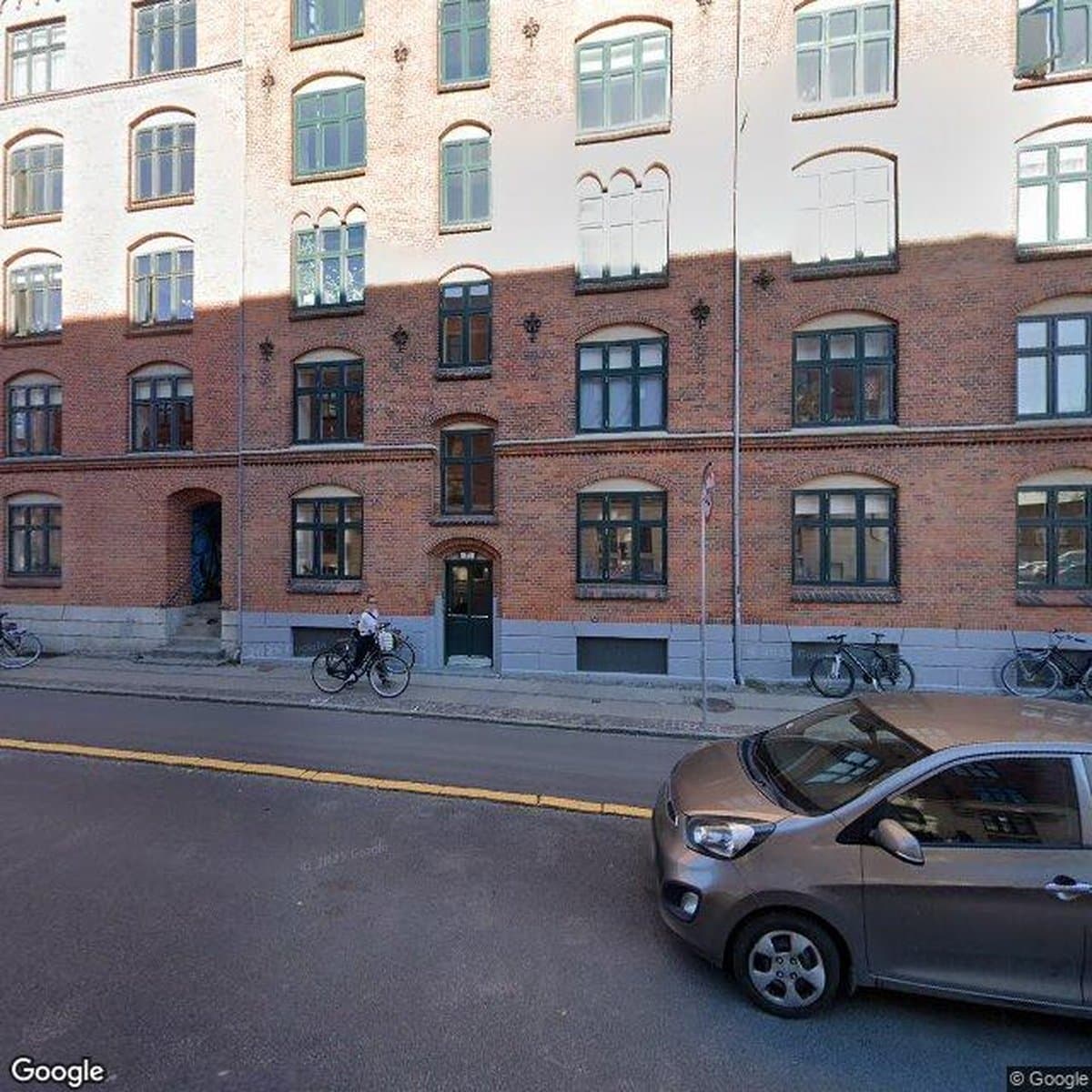 A/B Østrigsgade 11-13/Dounaugade 7, andelsboligforening i København S