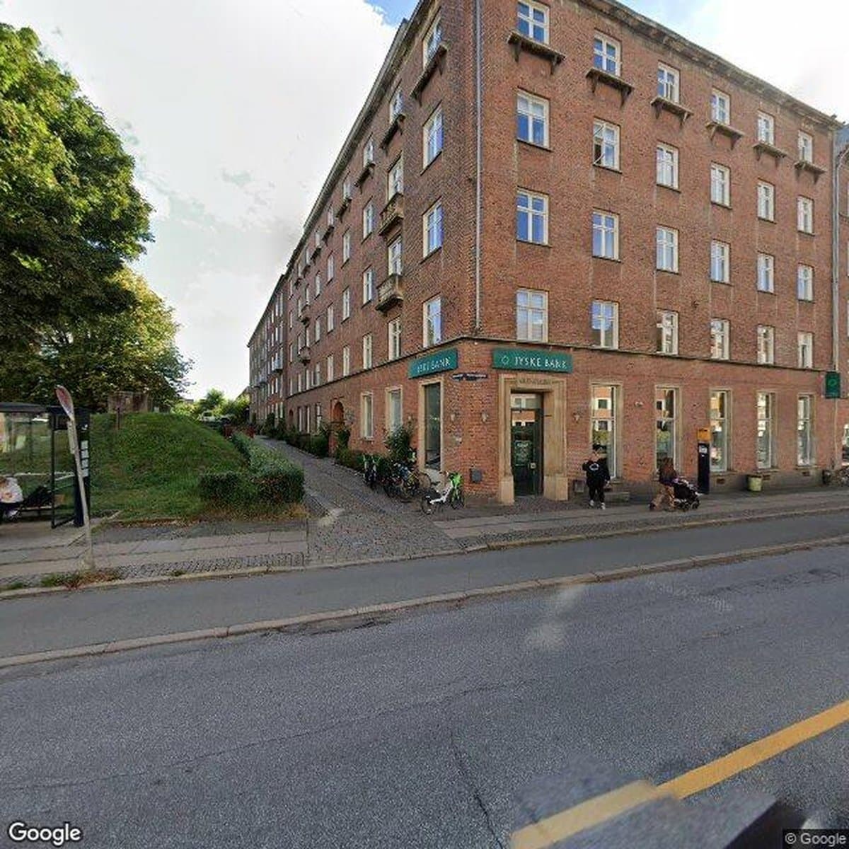 A/B Kirkevænget 2-4, andelsboligforening i Valby